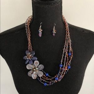 Beaded flower necklace w/matching earrings